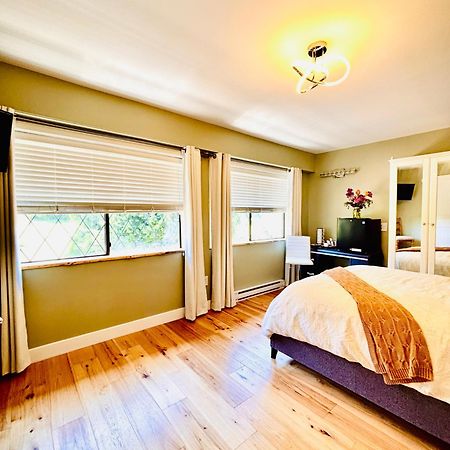 Oceanside Manor - Golf Course View Bed & Breakfast Qualicum Beach Exterior foto
