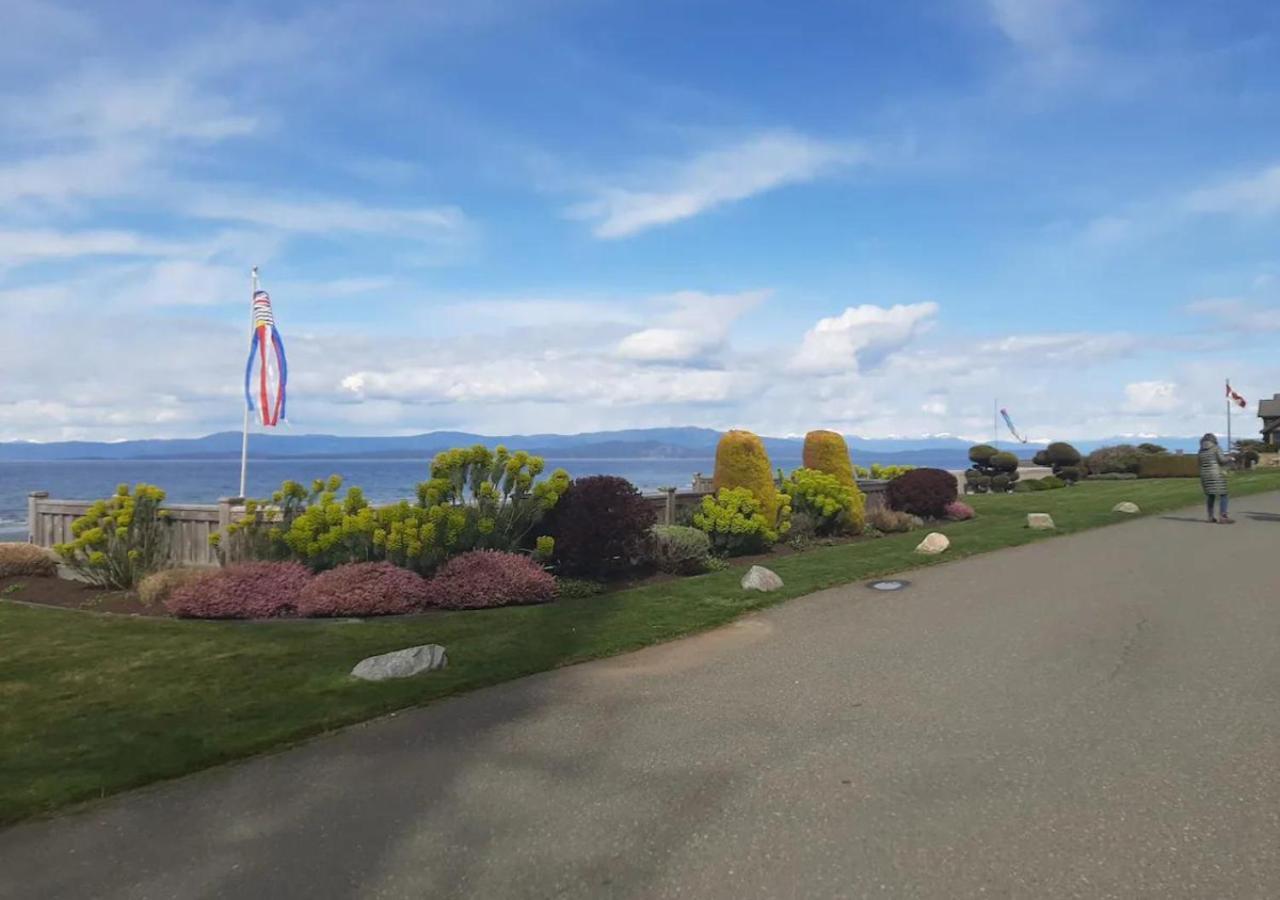 Oceanside Manor - Golf Course View Bed & Breakfast Qualicum Beach Exterior foto
