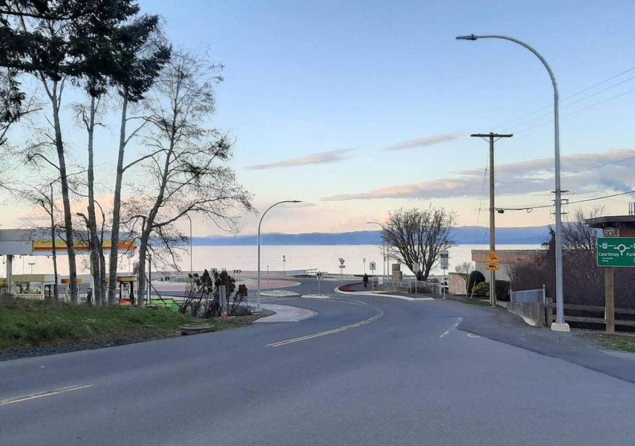 Oceanside Manor - Golf Course View Bed & Breakfast Qualicum Beach Exterior foto