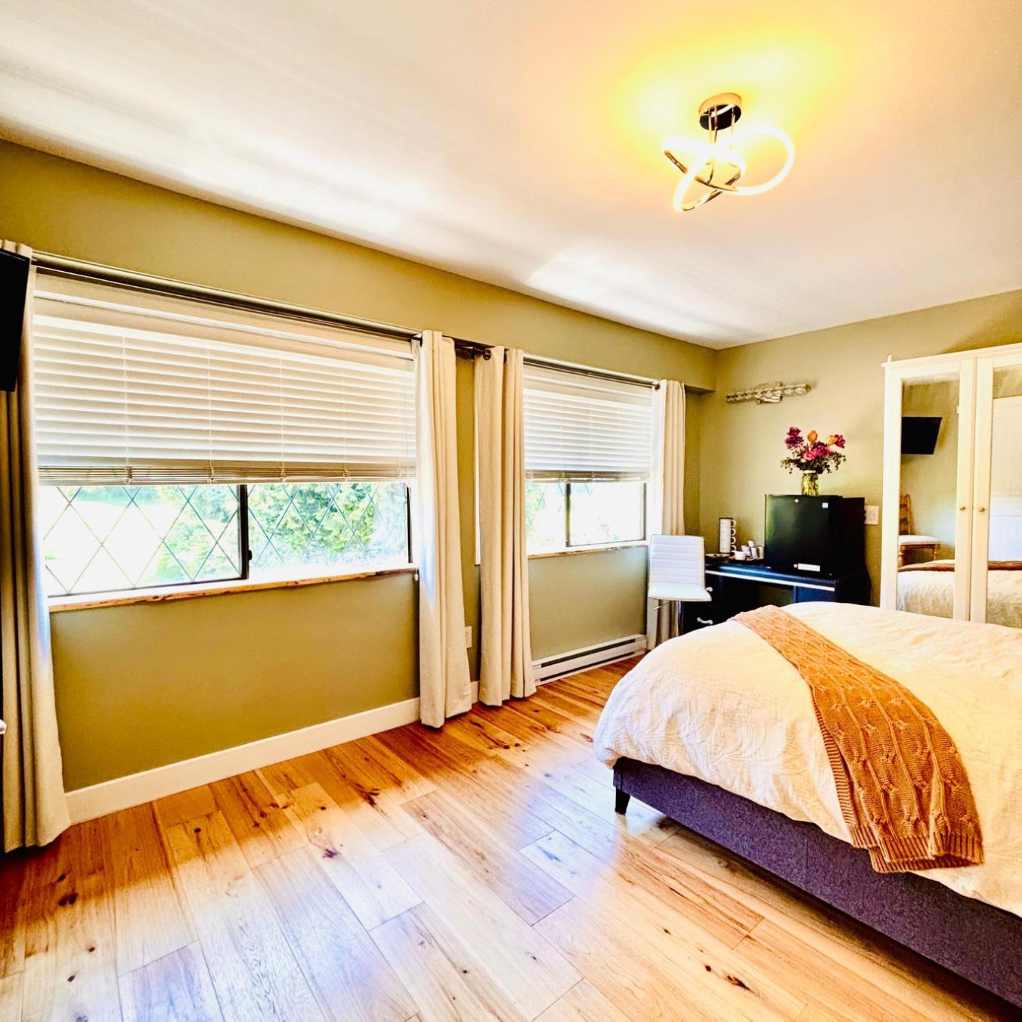 Oceanside Manor - Golf Course View Bed & Breakfast Qualicum Beach Exterior foto